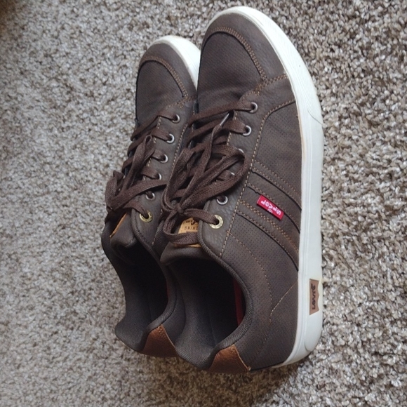 Levi's shoes - Picture 2 of 4